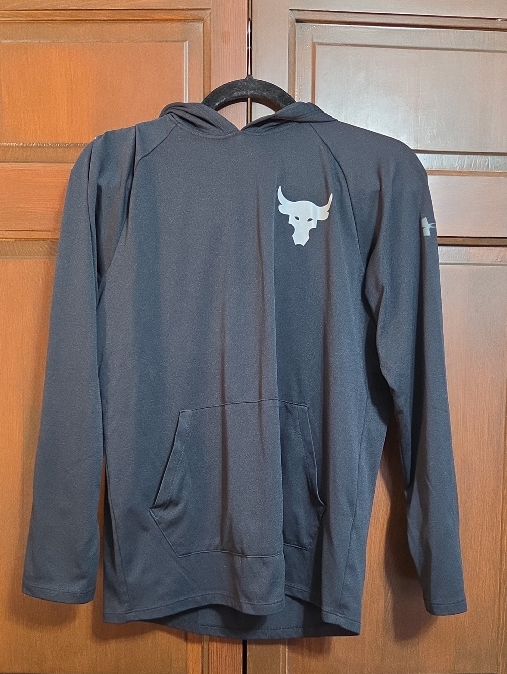 Under Armour Pull Over Black Shirt With Hood